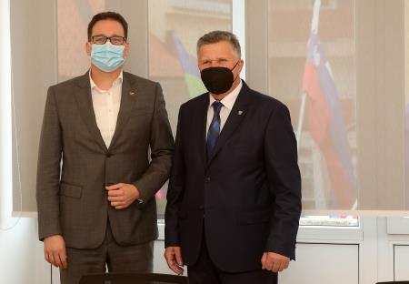 VLADA NA OBISKU V CERKNICI 20 FOTO LJUBO VUKELIČ